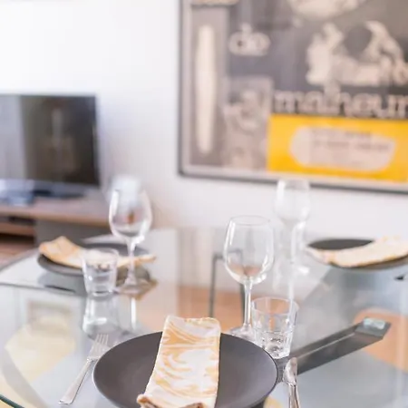 Apartment Charming, Sun-drenched In Estrela
