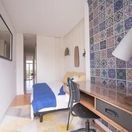 Charming, Sun-drenched In Estrela Lisbon