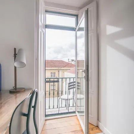 Charming, Sun-drenched In Estrela Lisbon